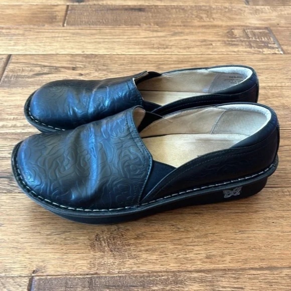 Alegria Debra Black Embossed Rose Slip On Comfort Clogs Nursing Shoes Size 41 - Picture 6 of 12